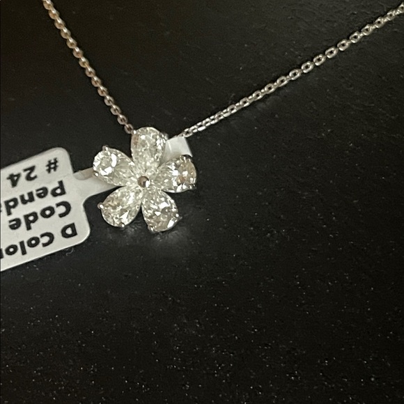 NWT Elegant 925 Silver Flower Pendant D Color Moissanite Diamond - Picture 3 of 10